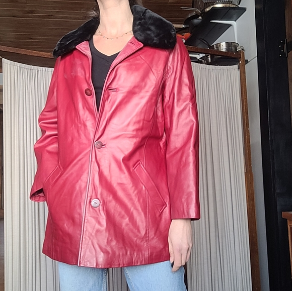 Red leather coat - Picture 3 of 7